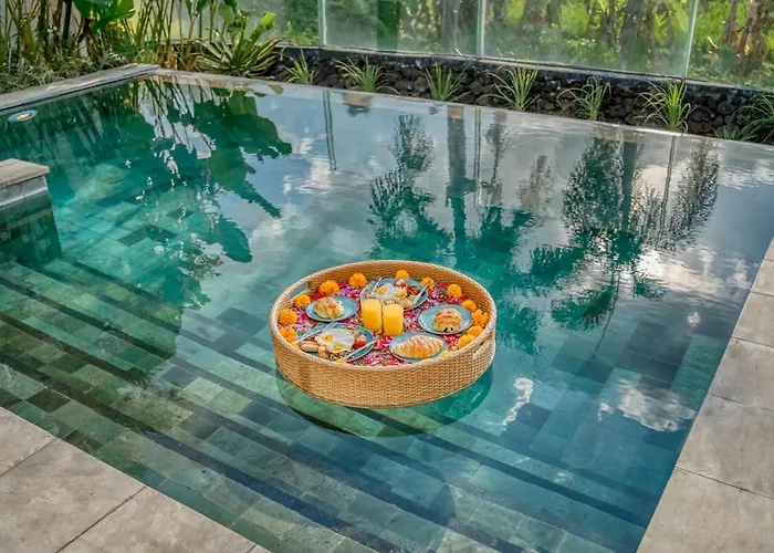 Charming 2br Wooden With Lush Garden Oasis By Santi Management ヴィラ