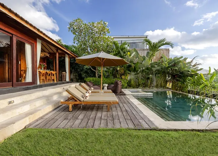 ヴィラ Charming 2br Wooden With Lush Garden Oasis By Santi Management