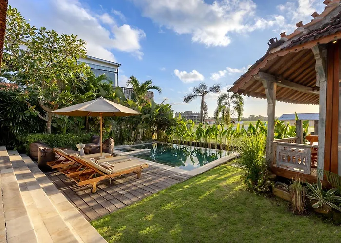 Charming 2br Wooden With Lush Garden Oasis By Santi Management チャングー