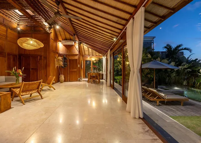 Charming 2br Wooden With Lush Garden Oasis By Santi Management ヴィラ