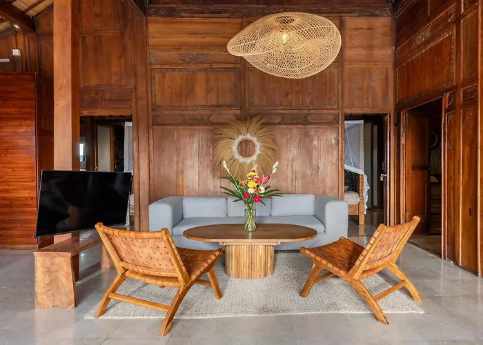 ヴィラ Charming 2br Wooden With Lush Garden Oasis By Santi Management チャングー