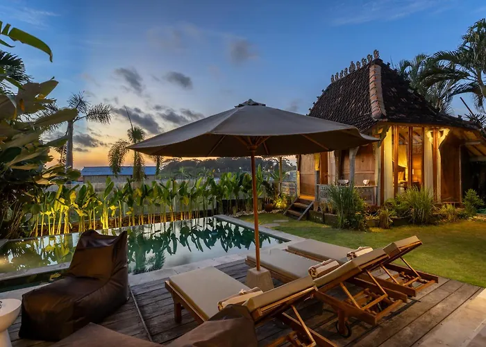 ヴィラ Charming 2br Wooden With Lush Garden Oasis By Santi Management チャングー