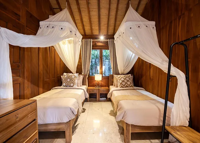 Charming 2br Wooden With Lush Garden Oasis By Santi Management ヴィラ チャングー