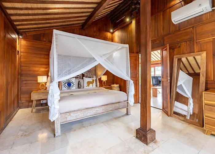 Charming 2br Wooden With Lush Garden Oasis By Santi Management