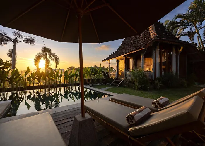 ヴィラ Charming 2br Wooden With Lush Garden Oasis By Santi Management