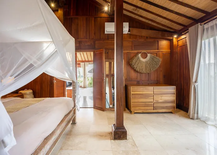 ヴィラ Charming 2br Wooden With Lush Garden Oasis By Santi Management チャングー